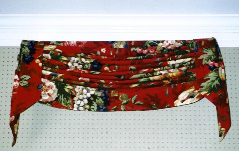 Cranberry Valance